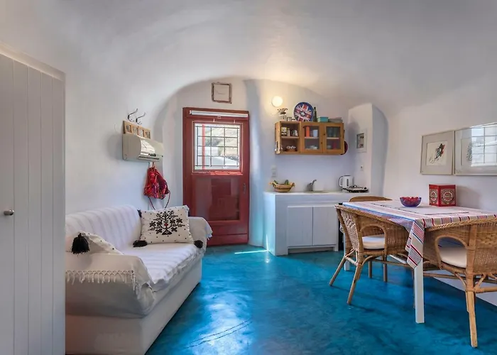 Traditional Farmers Caves شقة Emporio (Santorini)
